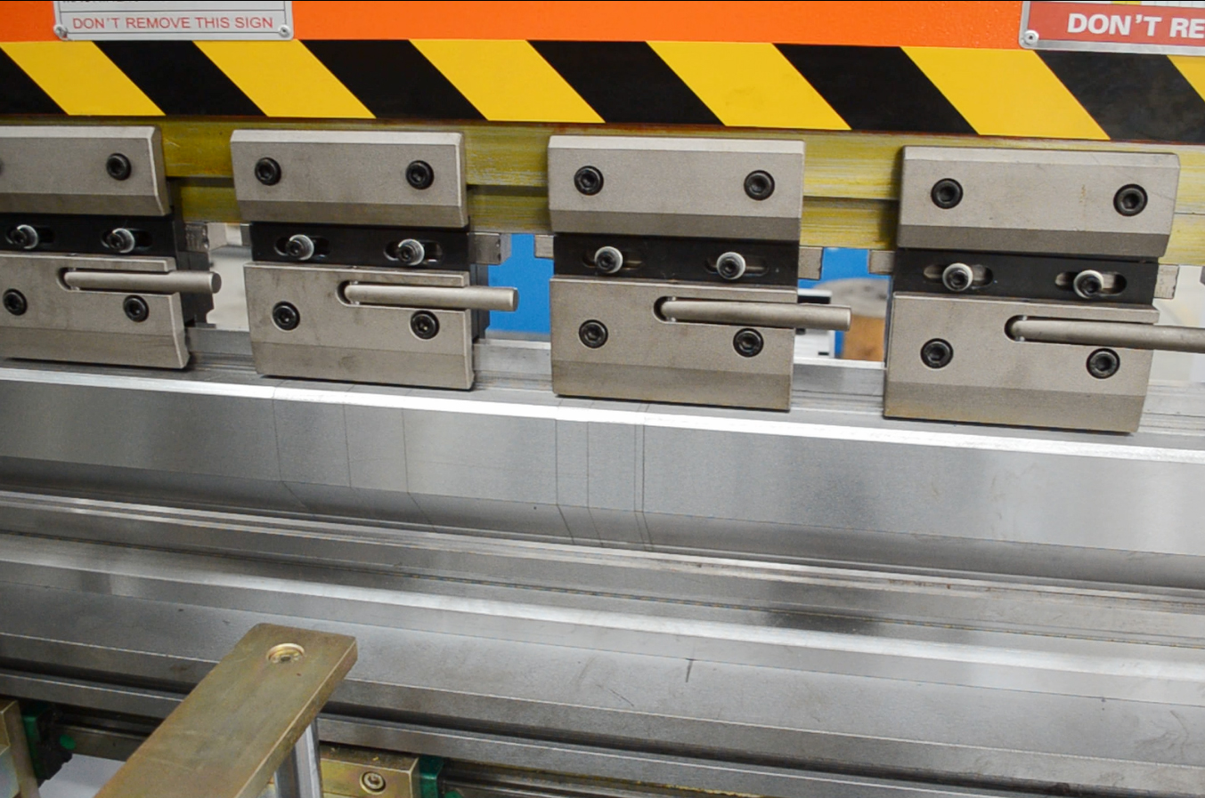 Freno de flexión de freno de freno de chapa CNC para fabricación de equipos de petróleo